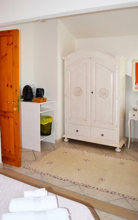 Casa Vacanza Porto Frailis Gia Porto Frailis B&B アルバタクス エクステリア 写真