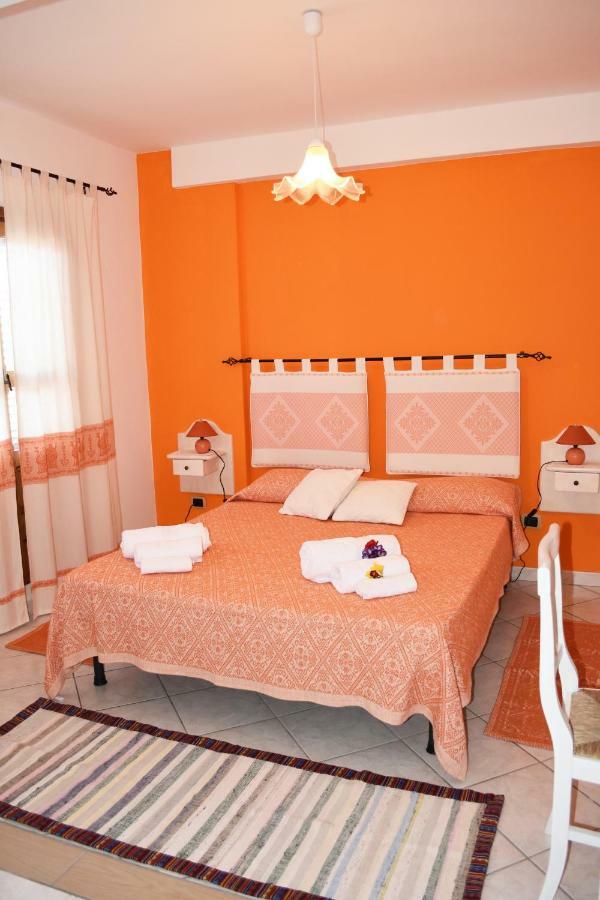 Casa Vacanza Porto Frailis Gia Porto Frailis B&B アルバタクス エクステリア 写真